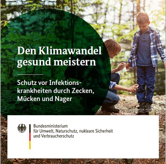 Broschürencover mit Kleinkindern in einem Wald und dem Titel: Den Klimawandel gesund meistern. Schutz vor Infektionskrankheiten durch Zecken, Mücken und Nager. 